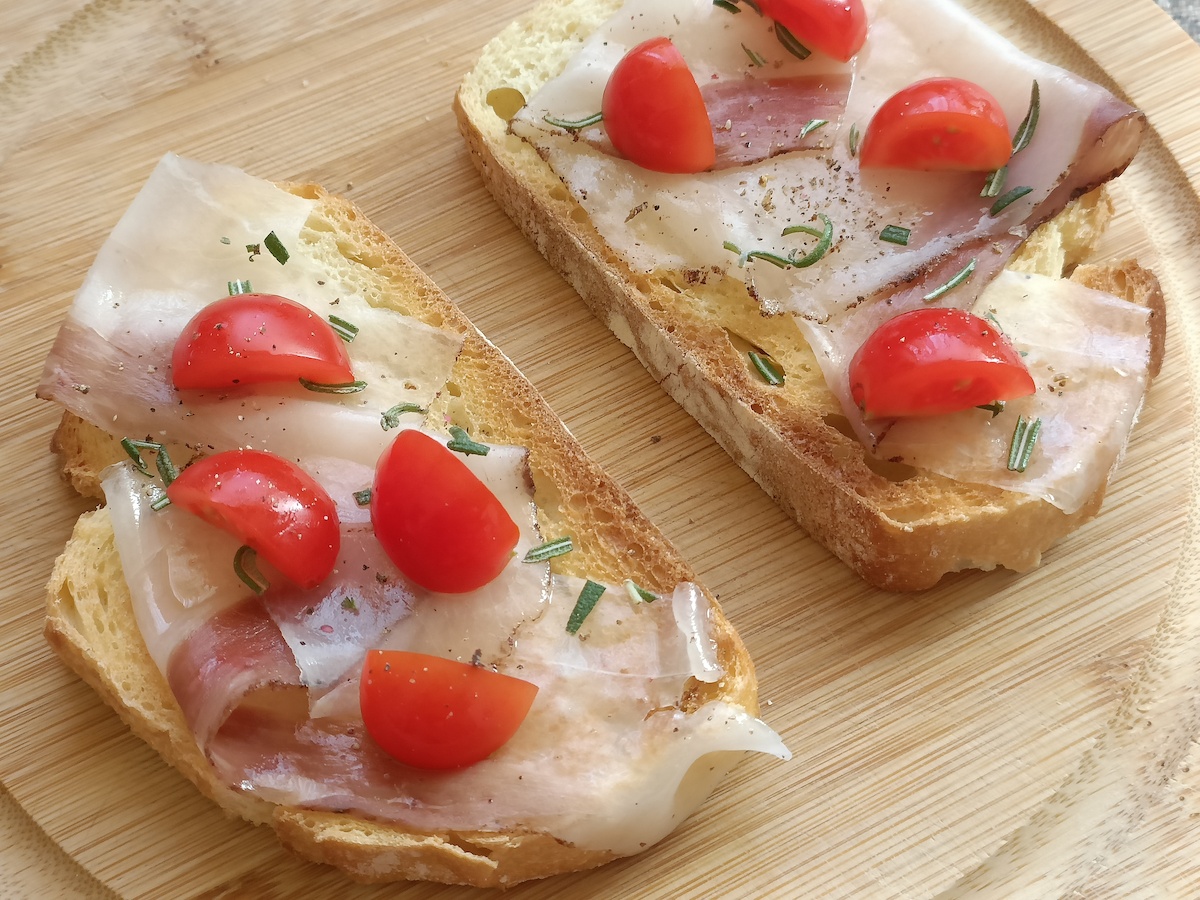 Pirítós lardo di Colonnátával