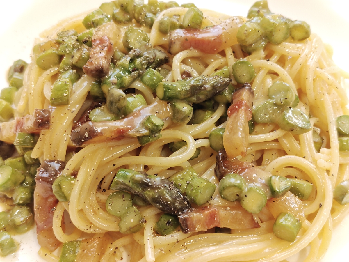 Carbonára spárgával