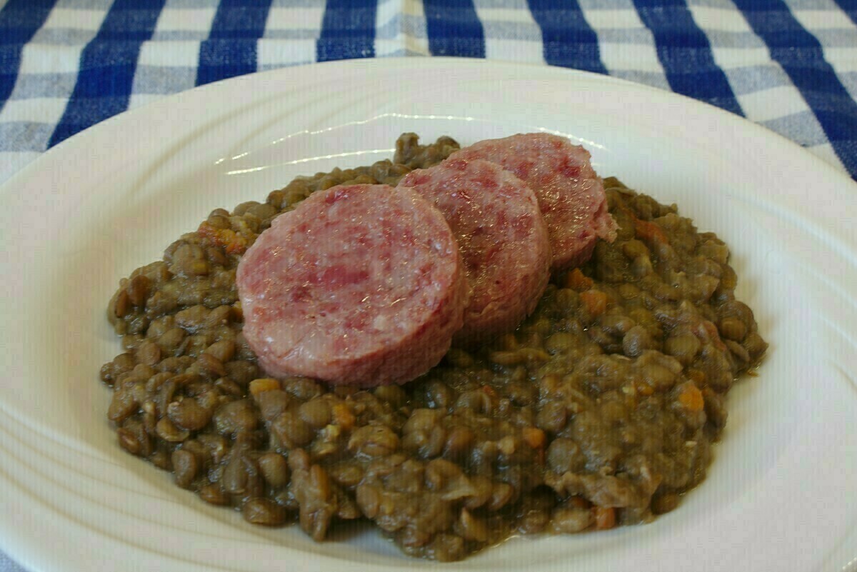 Cotechino lencsével