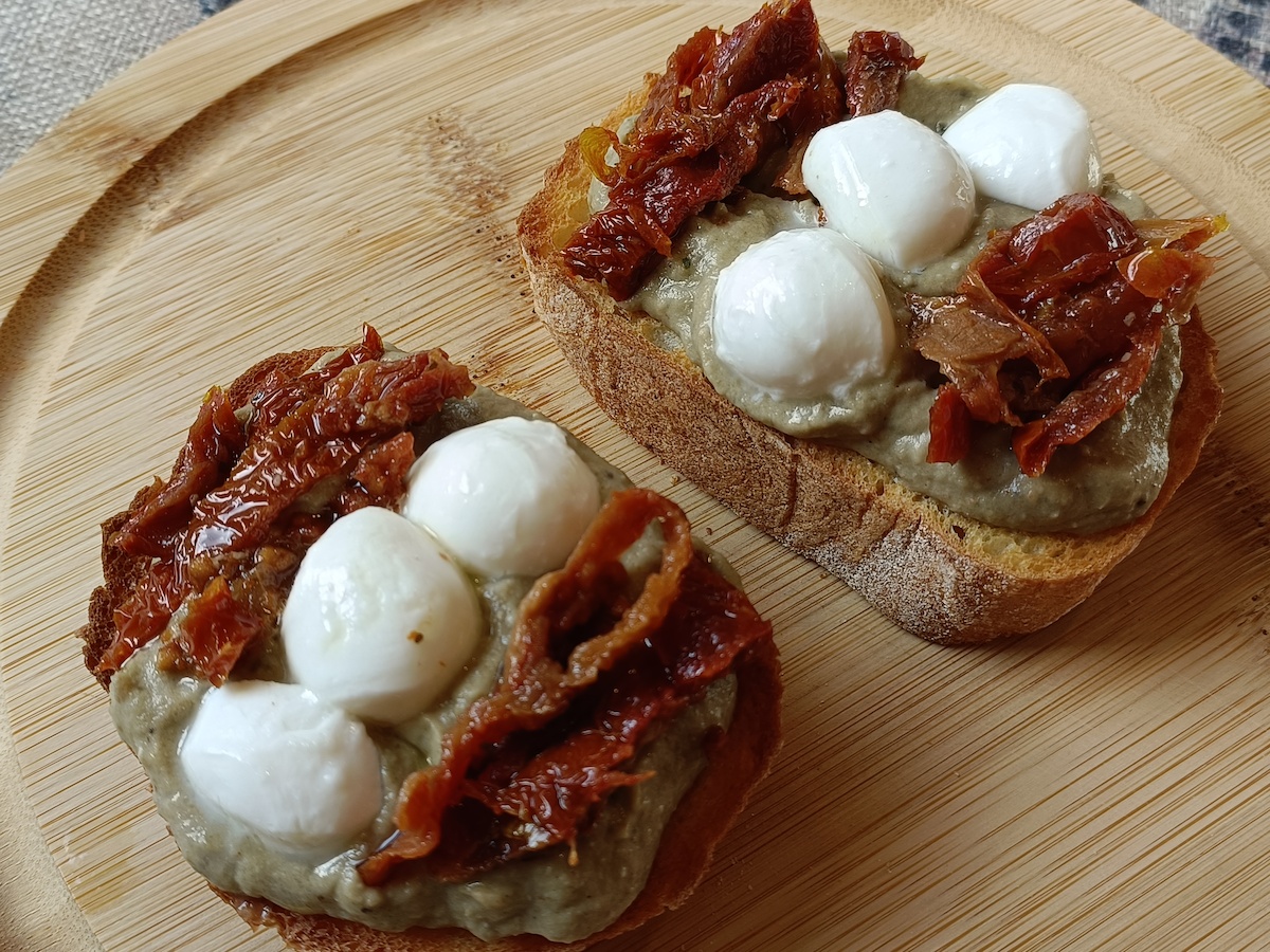 Pirítós padlizsán pestoval