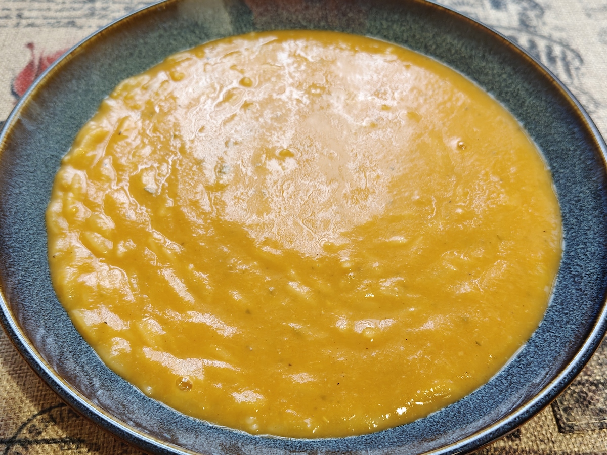 Zöldségkrémleves tésztával