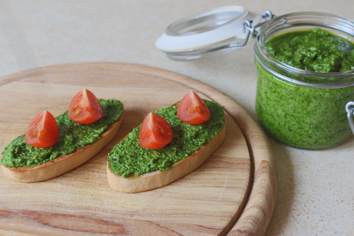 Medvehagyma pesto