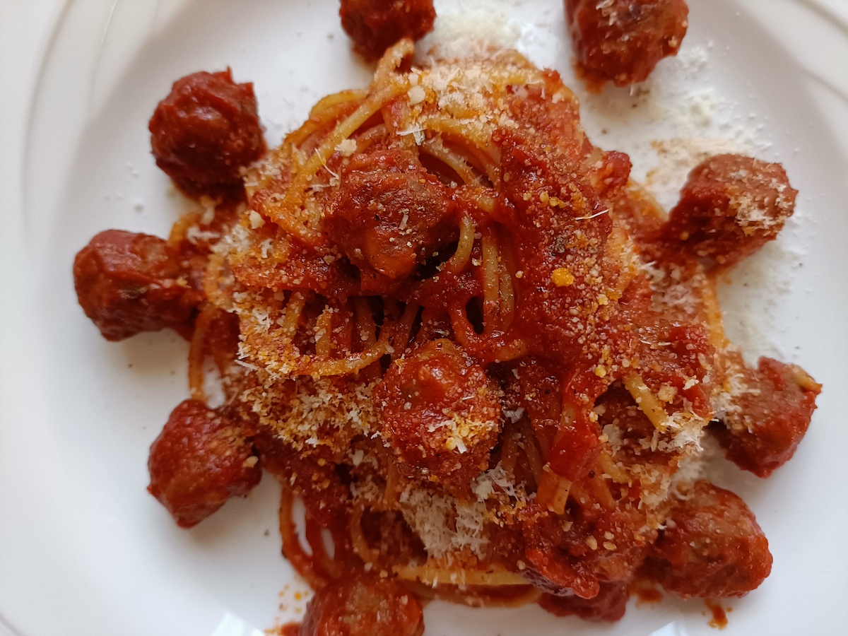 Spagetti húsgombóccal