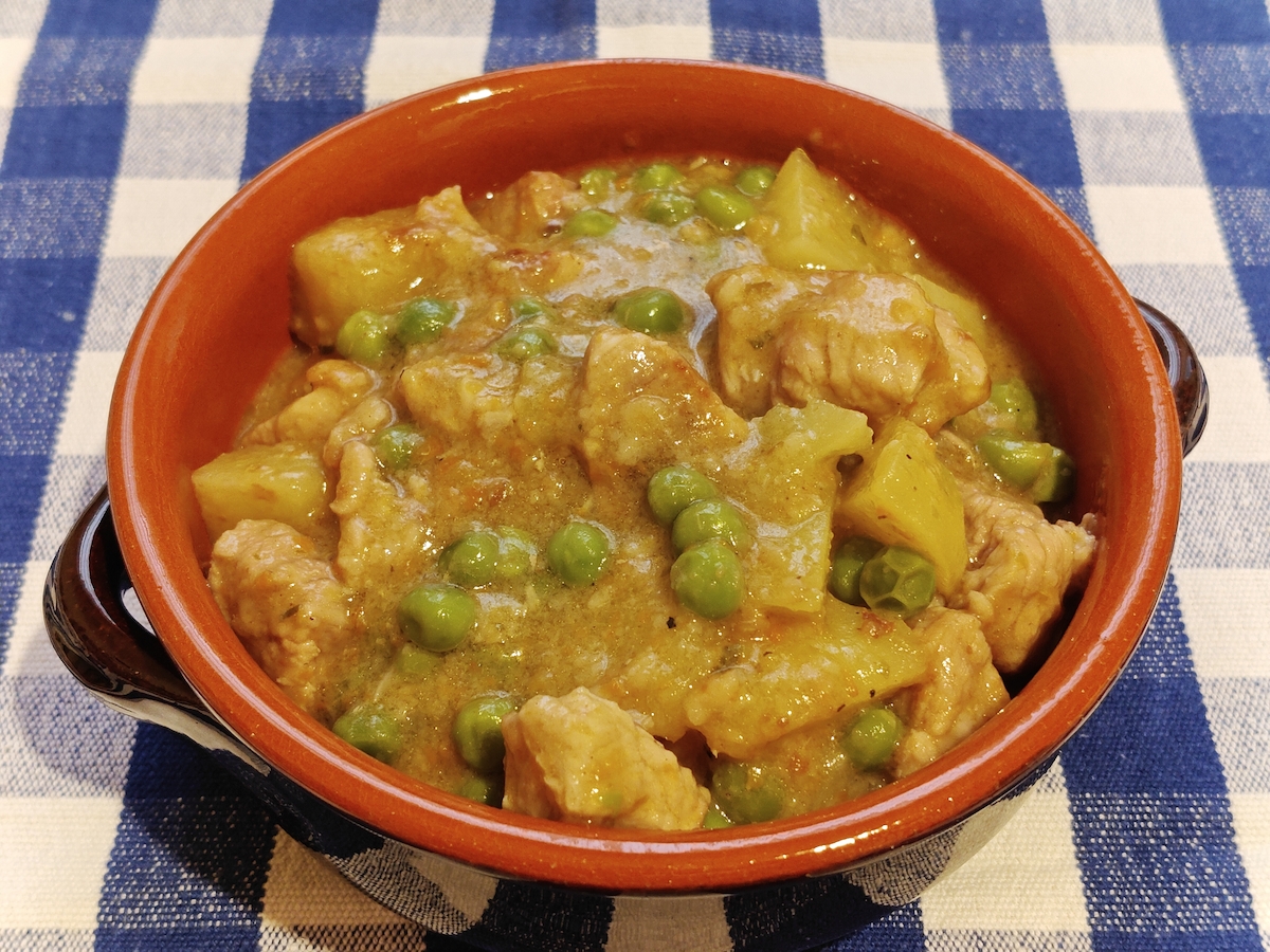 Spezzatino krumplival és zöldborsóval