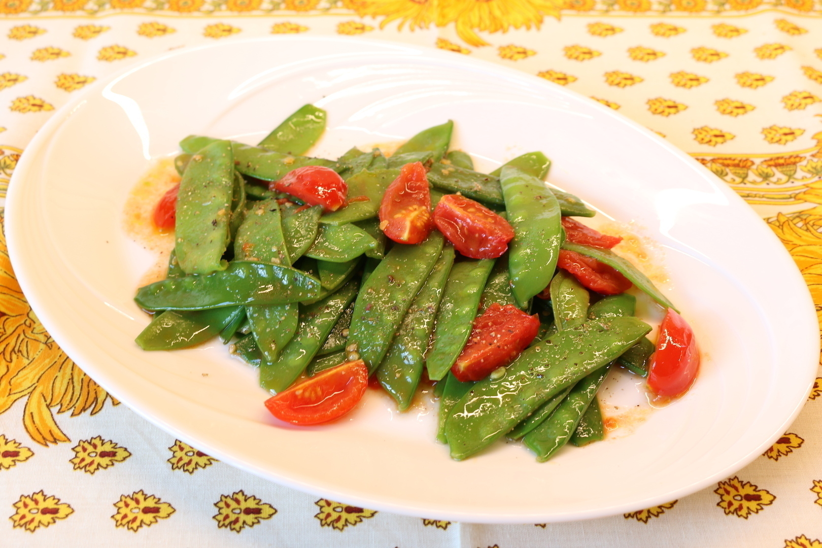 Cukorborsó paradicsommal