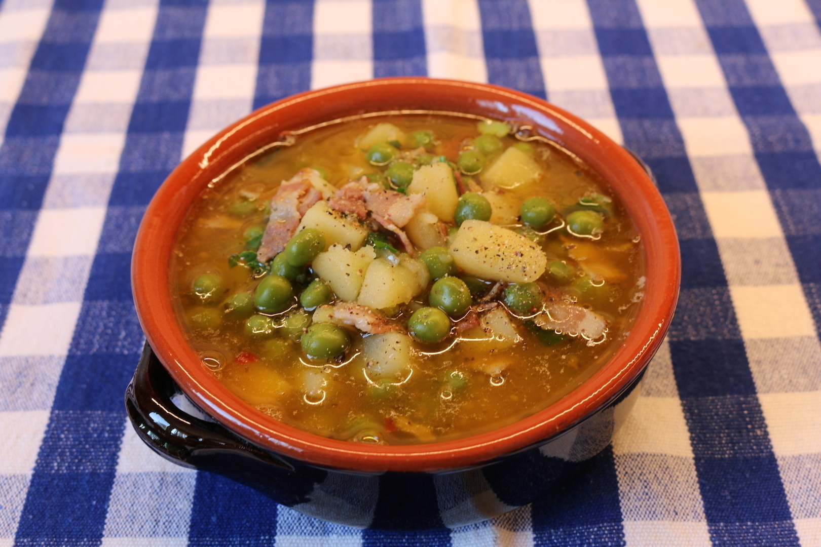 Zöldborsóleves burgonyával