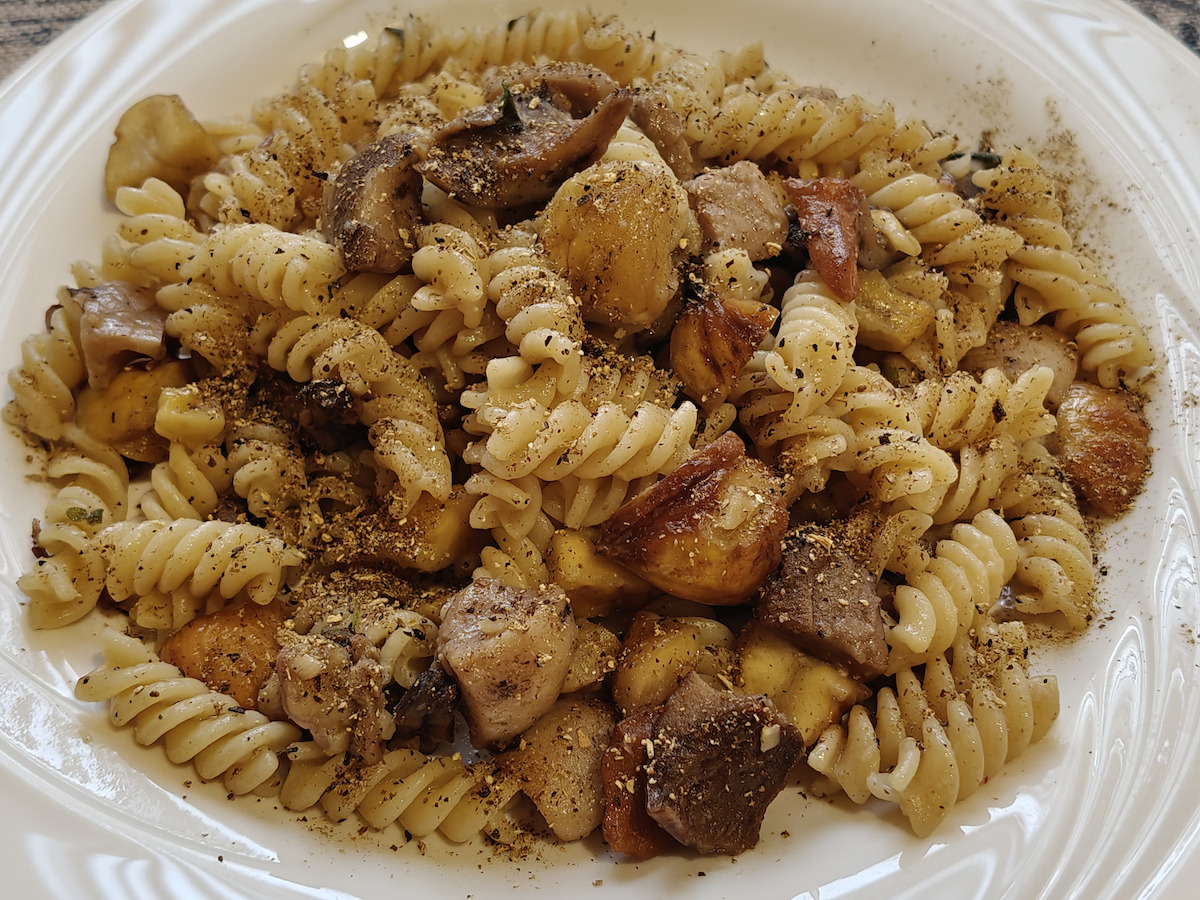 Fusilli gombával és gesztenyével