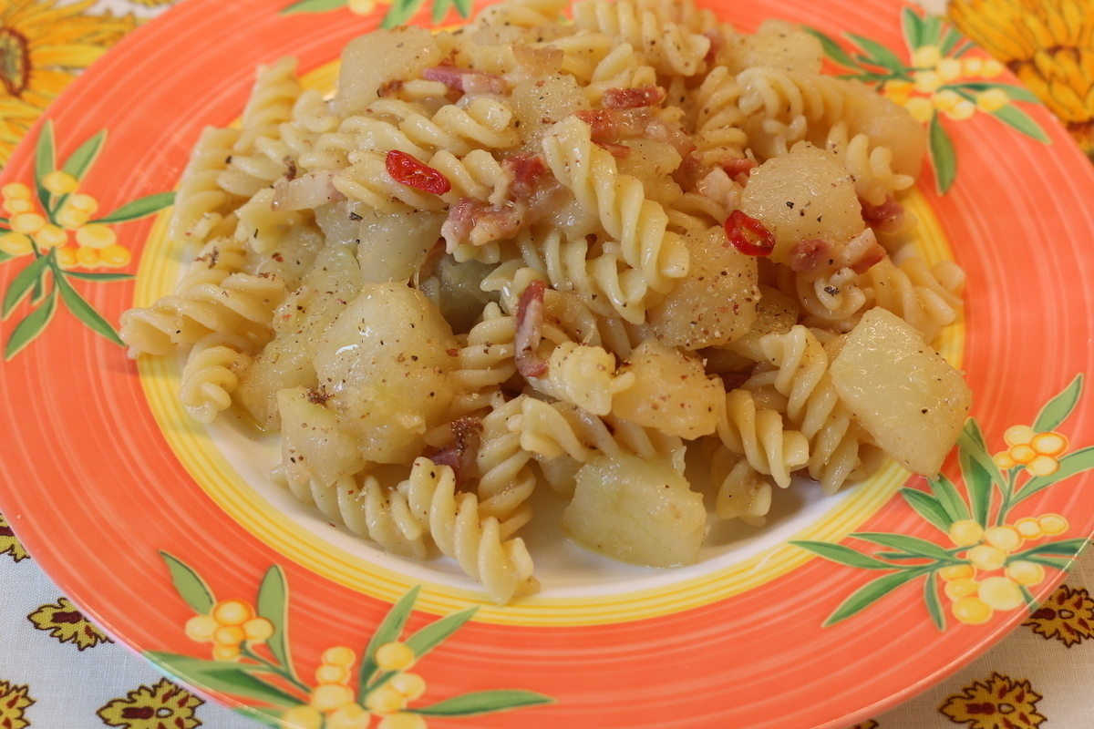 Fusilli con patisson e pancetta