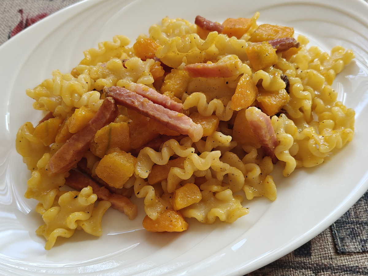 Mafalde tészta tökkel és speckkel