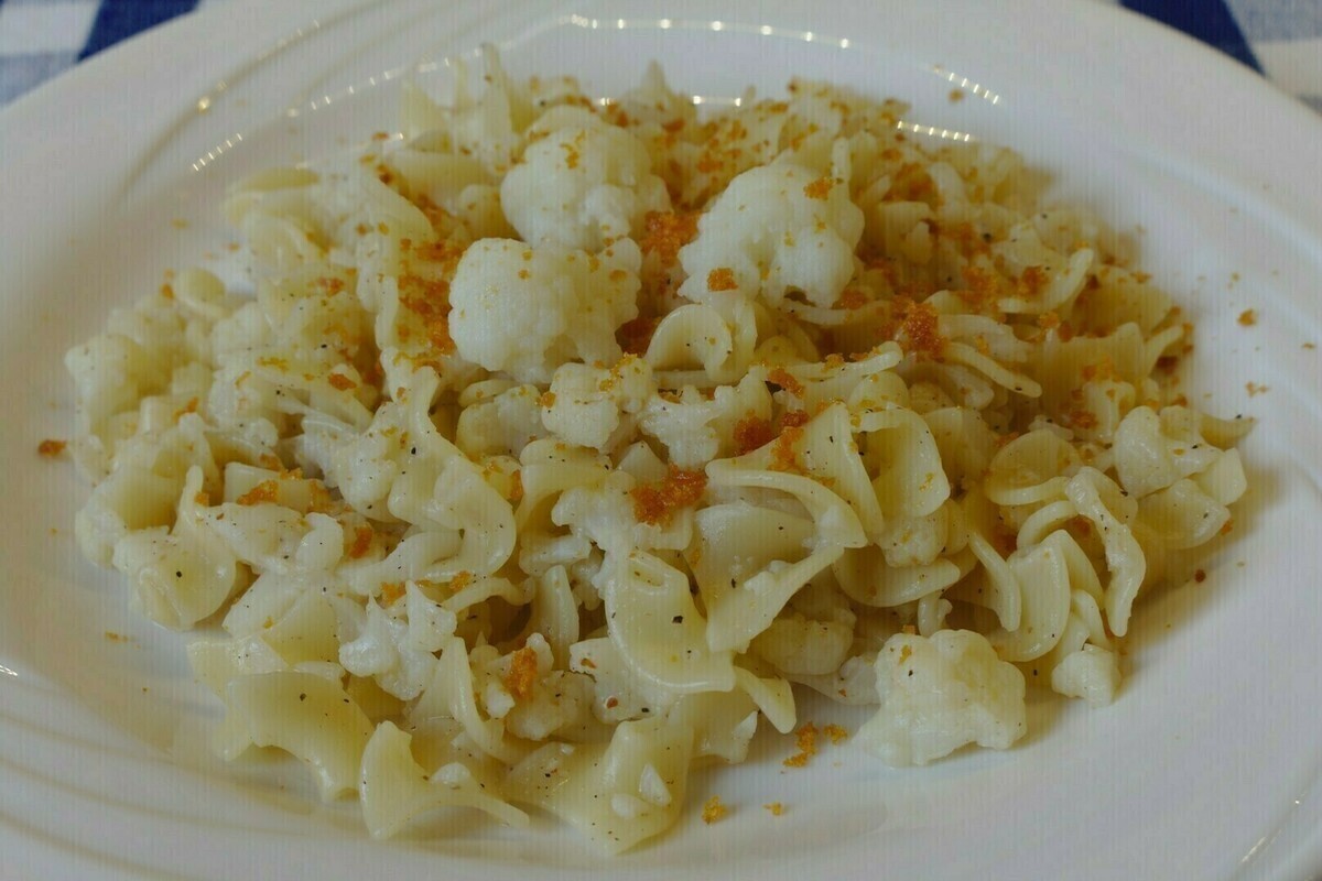 Pasta con cavolfiore e bottarga