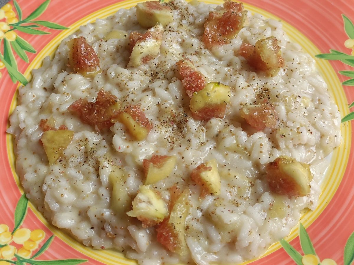 Risotto cacio e pepe con fichi