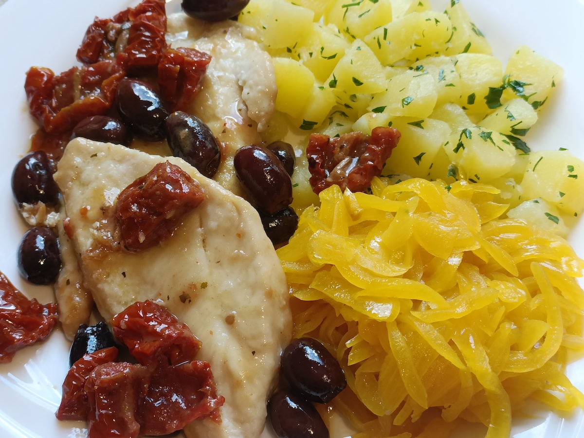 Scaloppine di pollo con pomodori secchi