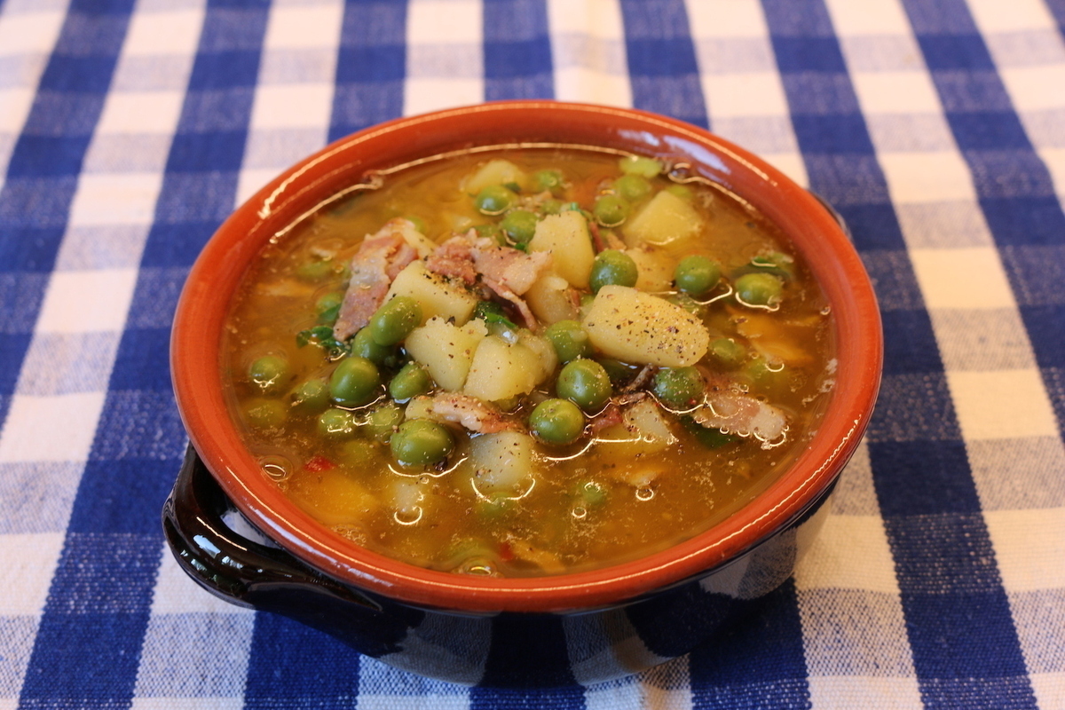 Zuppa di piselli e patate